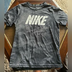 Boys Nike tee